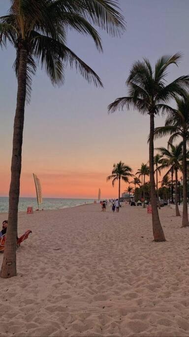 Hollywood Beach, Steps To The Beach, Pool Exterior foto